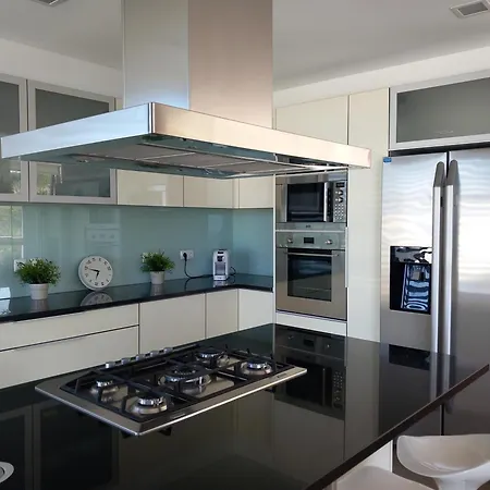 Silver Coast Heights K Villa *